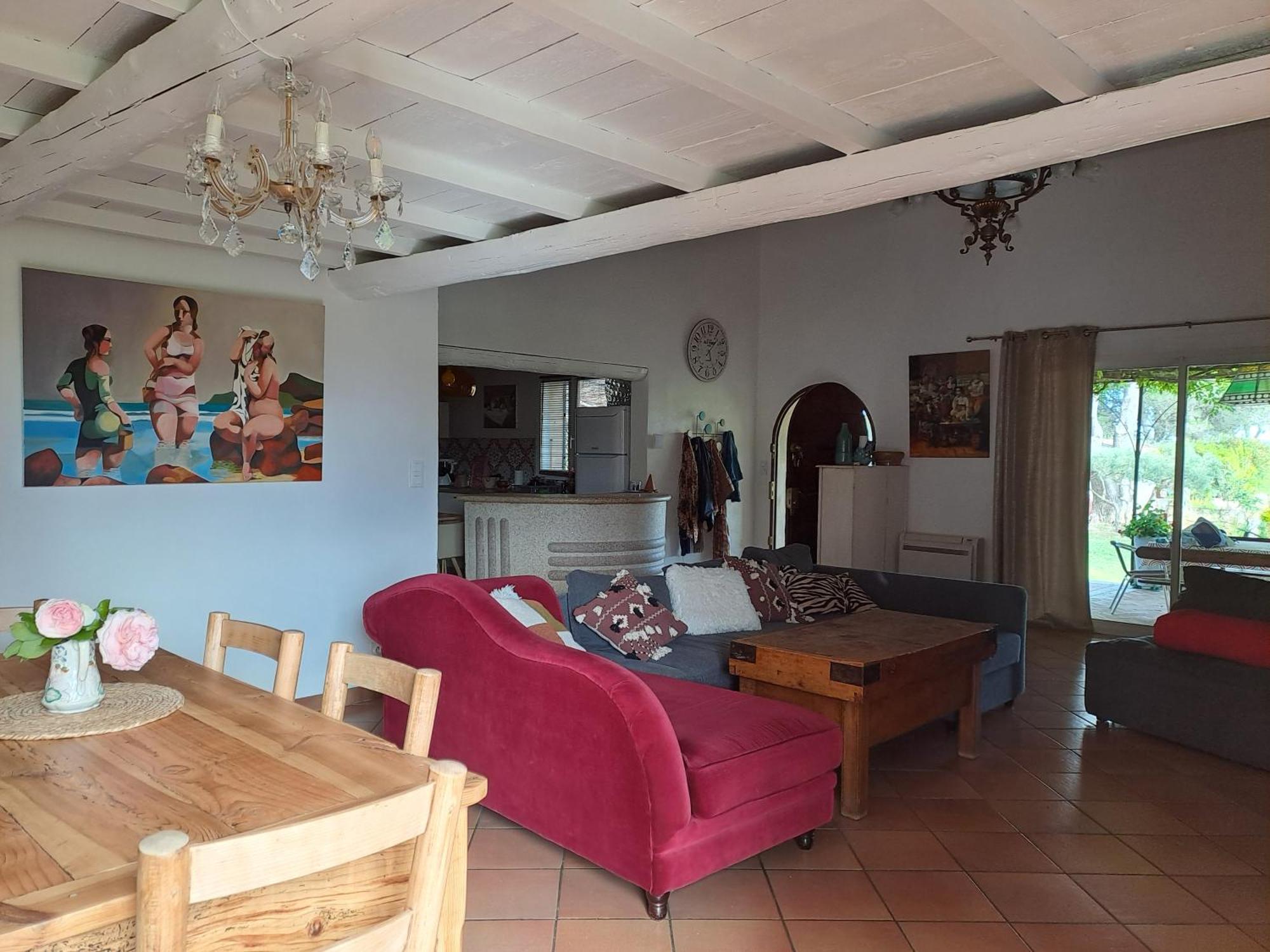Villa *